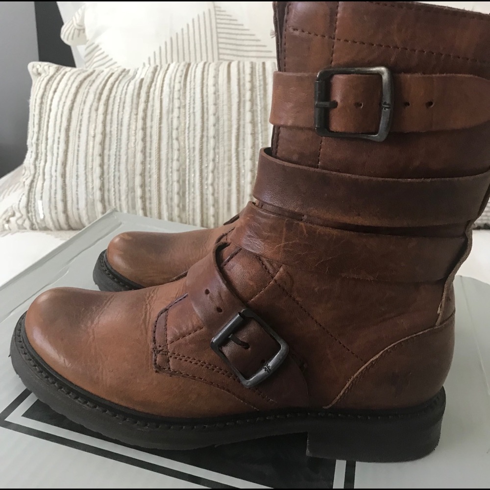 Veronica Tanker boots beautiful cognac Color